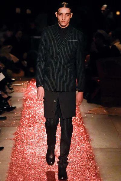 Look 3